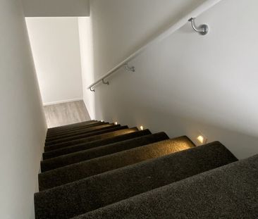 Modern Townhouse - Photo 4