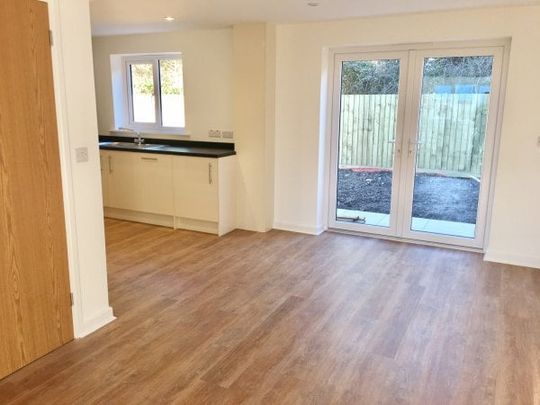 Long Rock, Penzance, TR20 - Photo 1