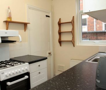 Fosse Road South (4 bed) - Photo 2
