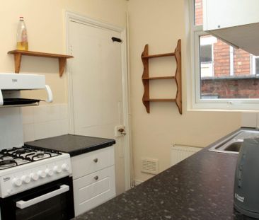 Fosse Road South (4 bed) - Photo 1