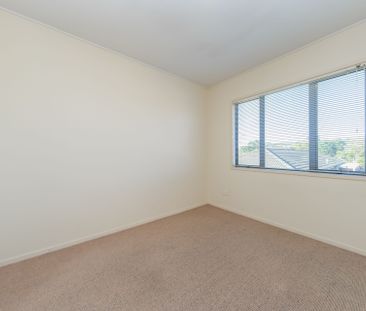 4-BEDROOM IN EAST TAMAKI - Photo 5