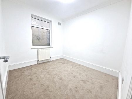 3 bedroom detached bungalow to rent - Photo 4