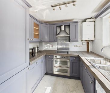 Hill View, CR3 0HE, Whyteleafe - Photo 4