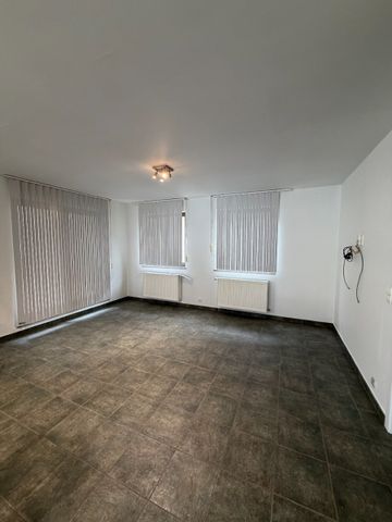 Gezellig appartement met 2 slaapkamers in centrum Meulebeke! - Photo 2