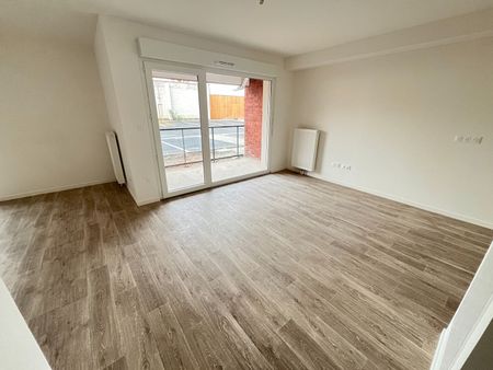 Location Appartement 1 pièce 38m² - Photo 2