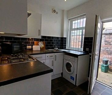 Room in a Shared House, Suffolk Street, M6 - Photo 3