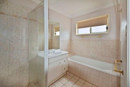 35 Streamview Crescent, Springfield QLD 4300 - House For Rent | Domain - Photo 4