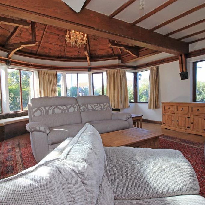 6 bedroom detached house to rent - Photo 1