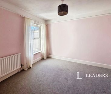 3 bedroom house to rent Princes Road, NR32 - Photo 4