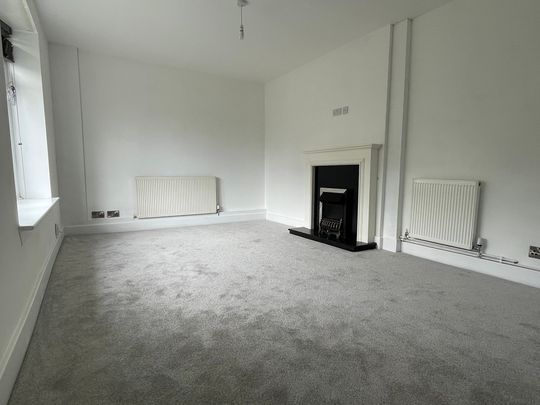2 Bedroom Mid Terraced House - Photo 1