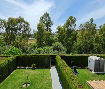 3 bedroom luxury Townhouse for rent in Nueva Andalucia, Spain - Photo 4