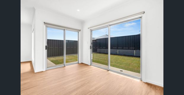 Stunning brand new home - Photo 1