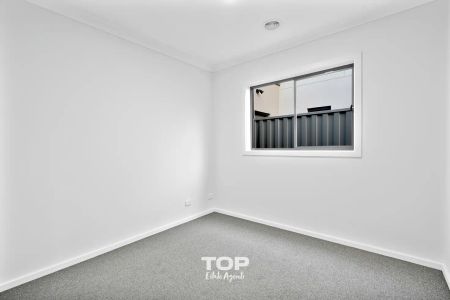 89 Fairground Promenade, Berwick VIC 3806 - Photo 3