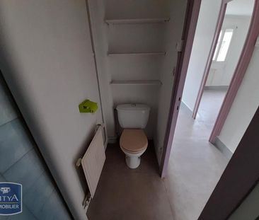 Location Appartement 2 pièces 40m² LE CHAMBON FEUGEROLLES 42500 - Photo 3
