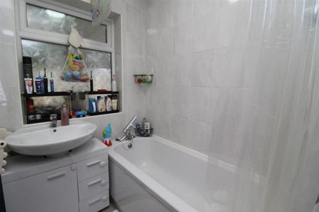 3 bedroom bungalow to rent - Photo 5