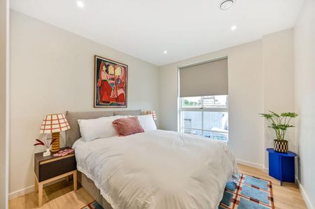 3 bedroom flat to rent - Photo 5