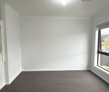 Perfectly Located Family Home Available Now! - Photo 3