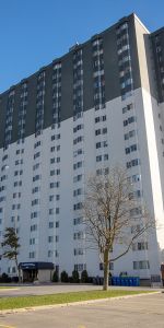 St. Laurent Boulevard - Photo 4