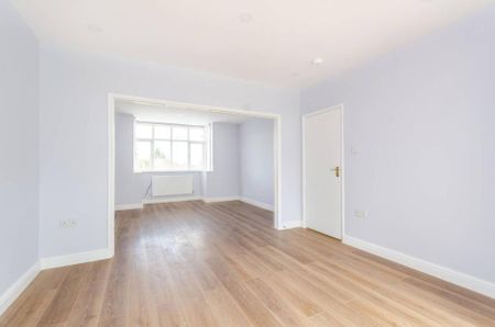 4 bedroom detached house to rent - Photo 2