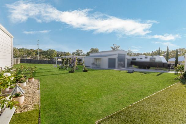 A Home of Distinction - Where Elegance Meets Everyday Life - Photo 1