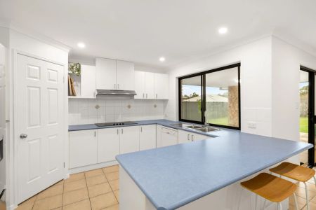 Spacious Family Home With Large Yard - Photo 3