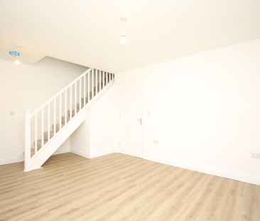 3 bedroom detached house to rent - Photo 2