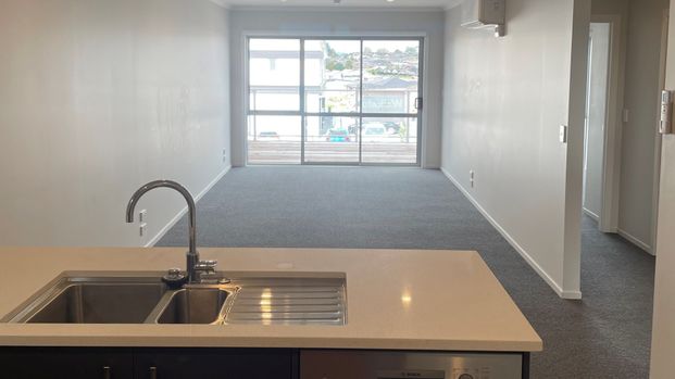 Modern, well kept two bedroom apartment - Photo 1