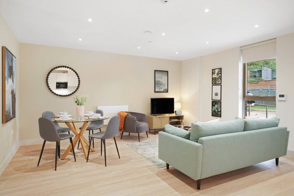 The Oakgate, KT22 7RZ, Surrey - Photo 1