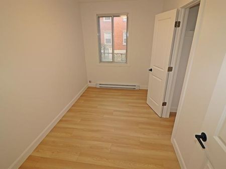 3010 Rue Sherbrooke E. - Photo 5