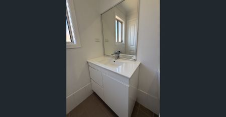 MODERN, LOW MAINTENANCE LIVING IN A PRIME LOCATION - Photo 2