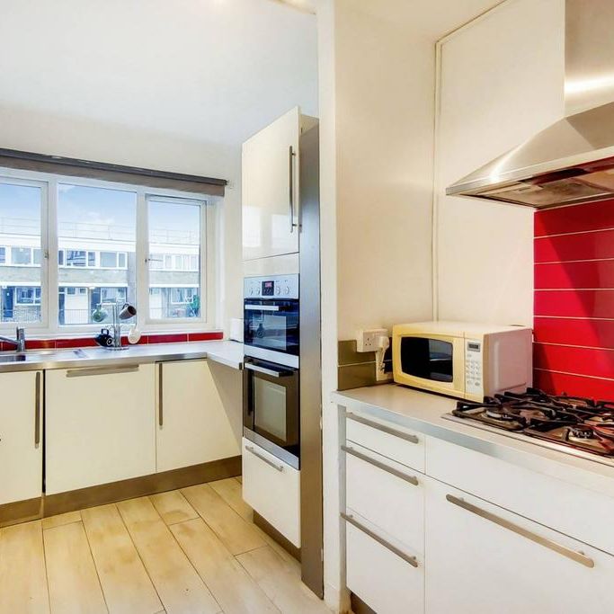 3 bedroom flat to rent - Photo 1
