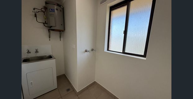 Renovated Apartment in Leafy Dulwich Hill! - Photo 1