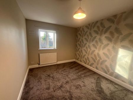 2 bedroom end of terrace house to rent - Photo 3