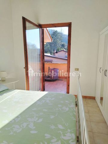 Villa plurifamiliare via delle Querce 12, Punta Del Lago, Ronciglione - Photo 2