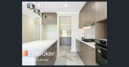 Welcome to Your Modern Oasis! - Photo 2