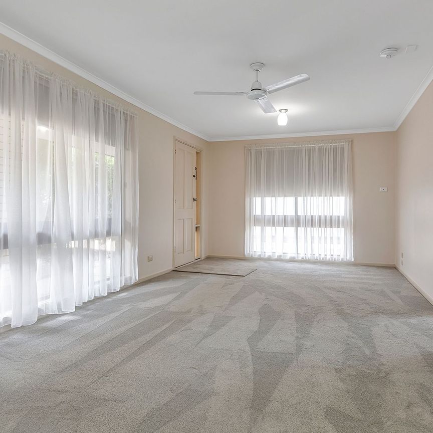Charming & Convenient: 2-Bedroom Unit in Central Echuca - Photo 1