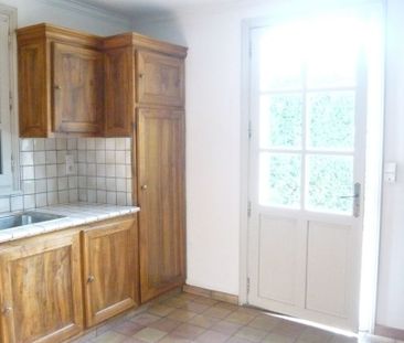 ROGNONAS - Villa R+1 avec terrasse, garage, jardin., - Photo 3