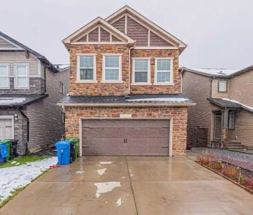 TWO STORY 4-BEDROOM HOUSE IN NOLAN HILL NW! | 88 Nolanhurst Way Nor... - Photo 1