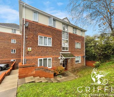 Ashford Court, Overcliff Road, Little Thurrock, RM17 - Photo 6