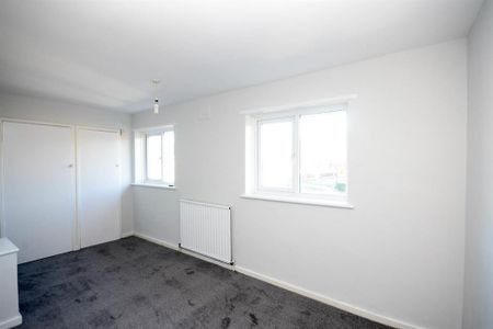 2 bedroom semi-detached house to rent - Photo 4