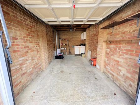 Spring Lane, Bexhill-on-Sea, East Sussex - Photo 5