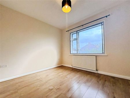 Wellington Avenue, Hounslow, TW3 3SY - Photo 2