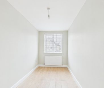 Granville Avenue, Feltham,TW13 - Photo 4