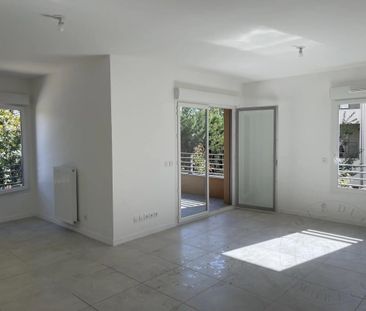Location Appartement 4 pièces 93m² CHAPONOST 69630 - Photo 2