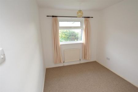 3 bedroom detached bungalow to rent - Photo 5
