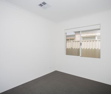 39 Fenchurch Dr, Hilbert WA 6112 - House For Rent - $720 | Domain - Photo 5