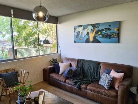 “Renovated 2-Bedroom Unit” - Photo 5