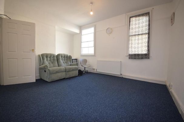 3 bedroom flat to rent - Photo 1