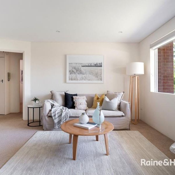 Stylish Apartment on the Edge of the Spot - Photo 1