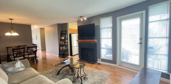 Spacious Kitsilano 2 bedroom | 2 bath - Photo 2